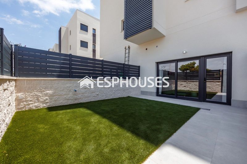 Foto c348c346-40aa-4378-97f4-23047bea2260. Planta baixa a Plans-Gasparot Vila Joiosa (la)