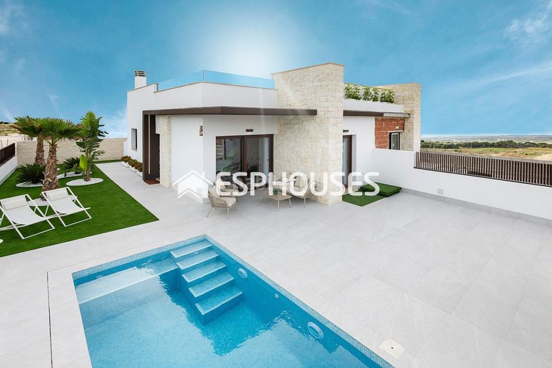 Foto 14733a34-b8fe-47d9-a1a9-ee0d351228e0. Casa amb piscina a Desamparados - Hurchillo - Torremendo Orihuela