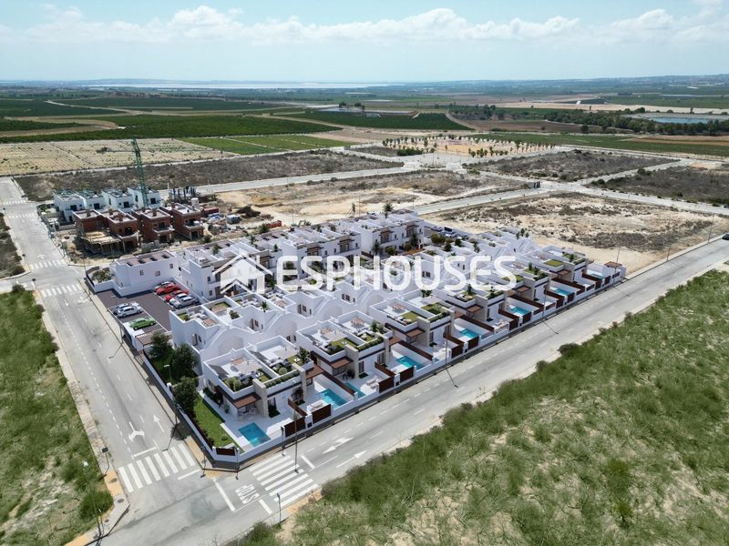 Foto c01e5ffa-2820-41d8-8106-7f5433f1e051. Casa amb piscina a Desamparados - Hurchillo - Torremendo Orihuela