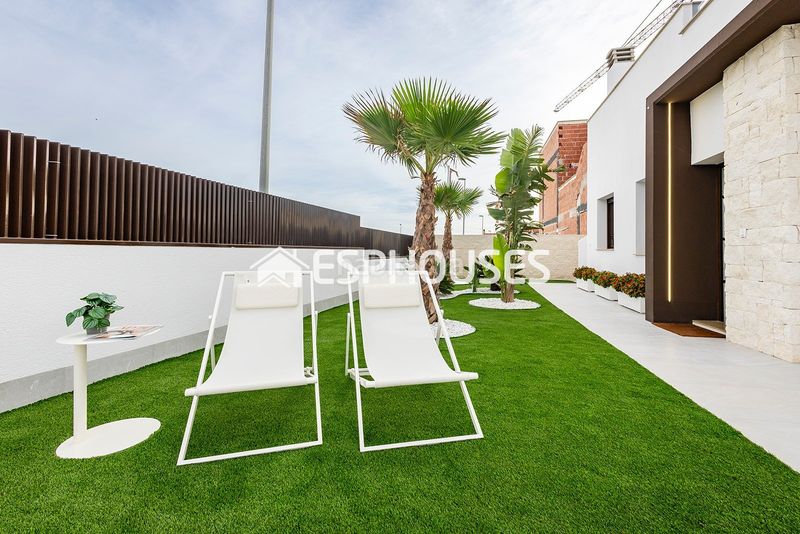 Foto c961e032-ac12-4157-a371-4df060abb3db. Casa amb piscina a Desamparados - Hurchillo - Torremendo Orihuela