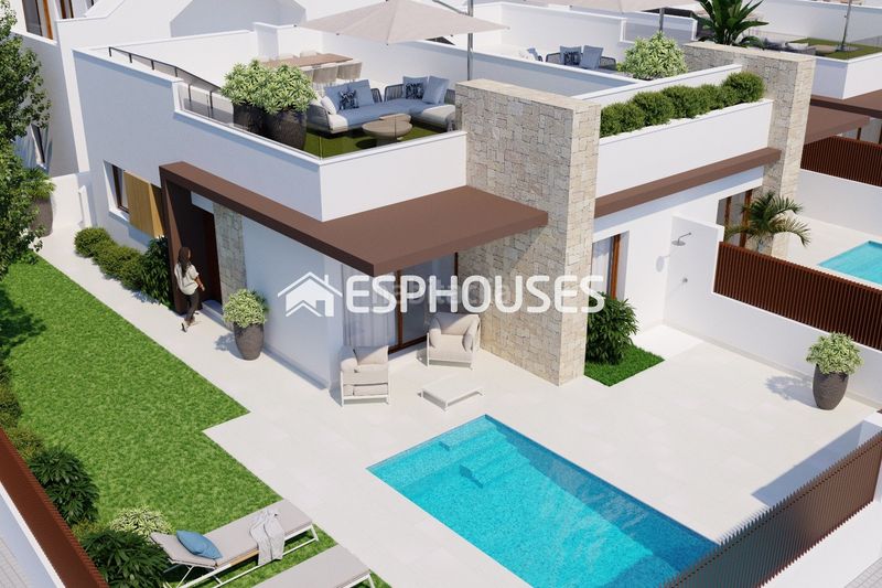 Foto cb6a60eb-f8dd-41e6-9187-ce236cb387c8. Casa amb piscina a Desamparados - Hurchillo - Torremendo Orihuela