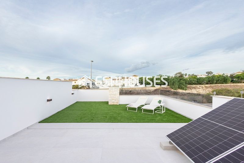 Foto d823dfd0-8e95-4192-9e99-c4a4d08e22fd. Casa amb piscina a Desamparados - Hurchillo - Torremendo Orihuela