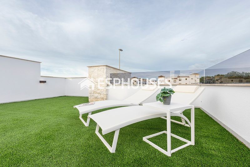 Foto dc92c3f1-4bb3-4831-8a4b-d4416cd260a9. Casa amb piscina a Desamparados - Hurchillo - Torremendo Orihuela