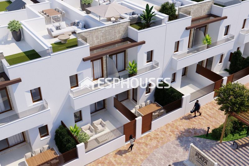 Foto 3d6c2eaf-1b32-4318-9fe3-95bba216d6b5. Casa amb piscina a Desamparados - Hurchillo - Torremendo Orihuela