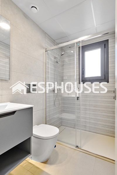 Foto fd9fadb5-e109-46df-9385-58d6011d45f3. Casa amb piscina a El Acequión Torrevieja