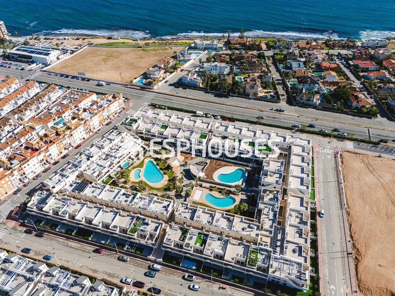 Foto 3ff0d994-36c5-45e3-bbb4-ce76917d4208. Casa amb piscina a El Acequión Torrevieja