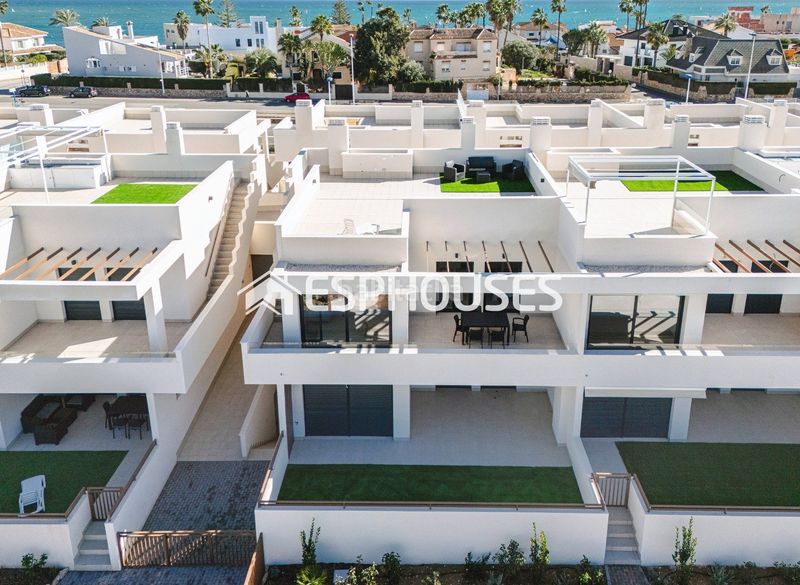 Foto 79d3e3ed-0dda-4c2d-8645-6b9ac08524da. Casa amb piscina a El Acequión Torrevieja