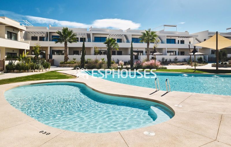 Foto a77d1433-7042-42df-a065-82eeee1cff83. Casa amb piscina a El Acequión Torrevieja