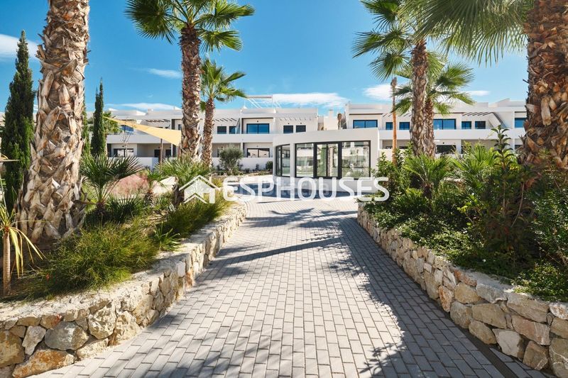 Foto e2b0d501-6afe-471d-900a-2a62ac53c6d8. Casa amb piscina a El Acequión Torrevieja