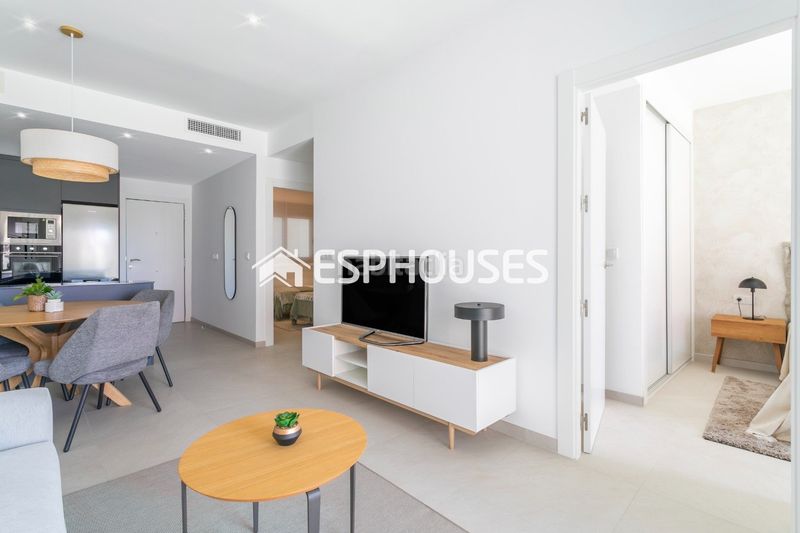 Foto 753a2a7c-6db7-4ac4-bccf-5d48df912e7a. Apartament amb piscina a Torreblanca Torrevieja