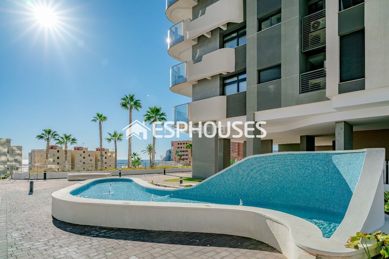 Foto 15f904f0-36bc-485e-9bf4-8ee4a31b2d3b. Apartament amb calefacció piscina a Playa Poniente Benidorm