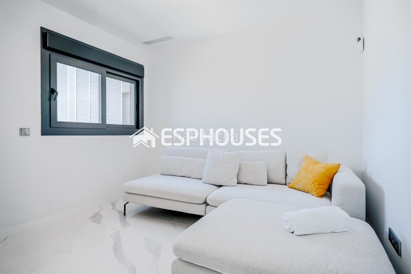 Foto 19ae1c2e-13e0-4dbe-9eac-a75fee76493b. Apartament amb calefacció piscina a Playa Poniente Benidorm
