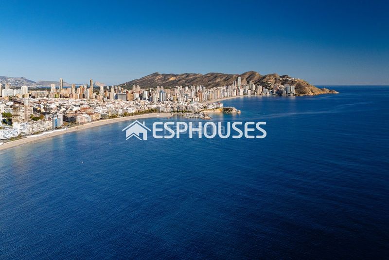 Foto 69208ec3-ee52-42ac-a0a1-48a9d57400e3. Apartament amb calefacció piscina a Playa Poniente Benidorm