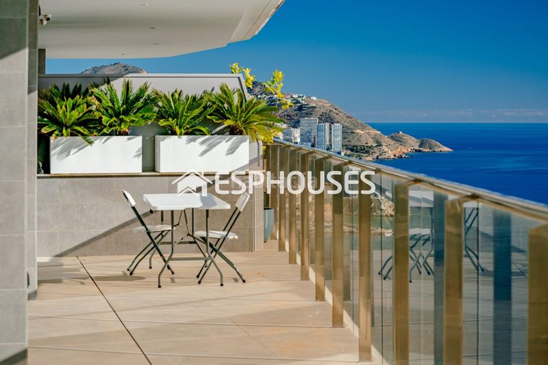 Foto 852b2df5-8d29-4606-8de8-6542ce4a835c. Apartament amb calefacció piscina a Playa Poniente Benidorm