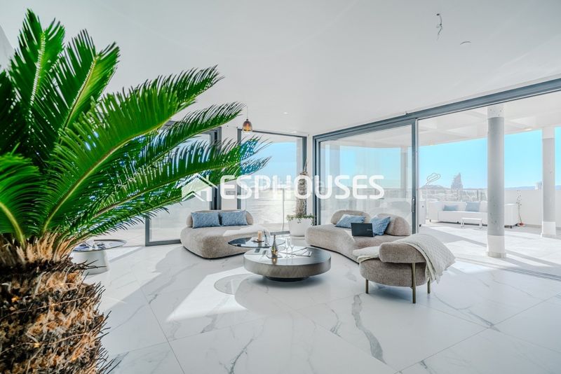 Foto b9a05a8a-b809-4f10-ab59-38151d49c4f0. Apartament amb calefacció piscina a Playa Poniente Benidorm