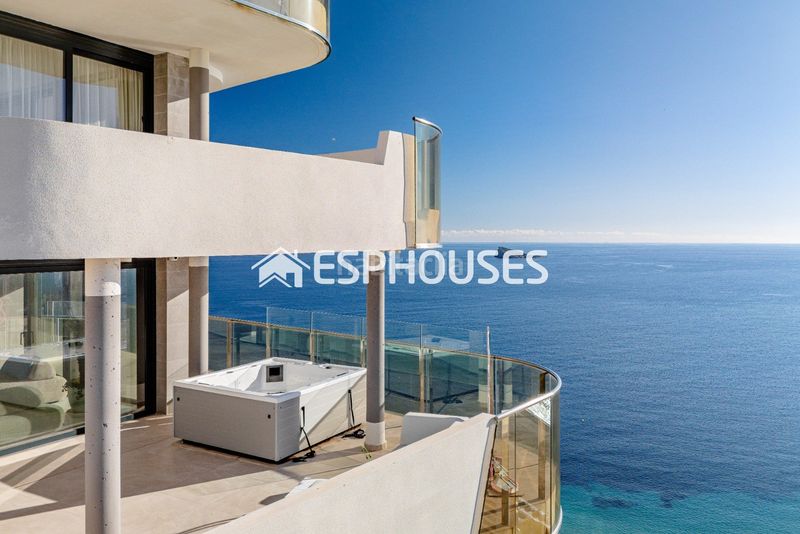 Foto c82f21b4-3b28-49b5-88a4-0912e2ce1cd1. Apartament amb calefacció piscina a Playa Poniente Benidorm
