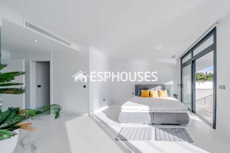 Foto ccf33e6a-1282-4bc6-98f3-0c090ca380b3. Apartament amb calefacció piscina a Playa Poniente Benidorm