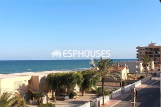 Apartament a Guardamar Playa. Encantador apartamento en segunda línea de la playa de guardamar