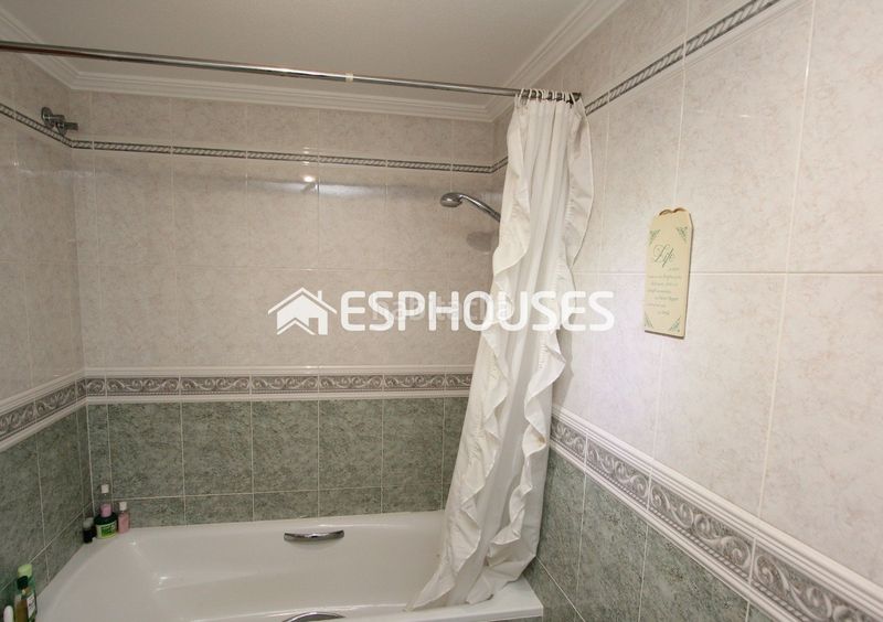 Foto 30b9eae1-8115-4a92-8bbe-edd124d44c09. Xalet amb piscina a Busot