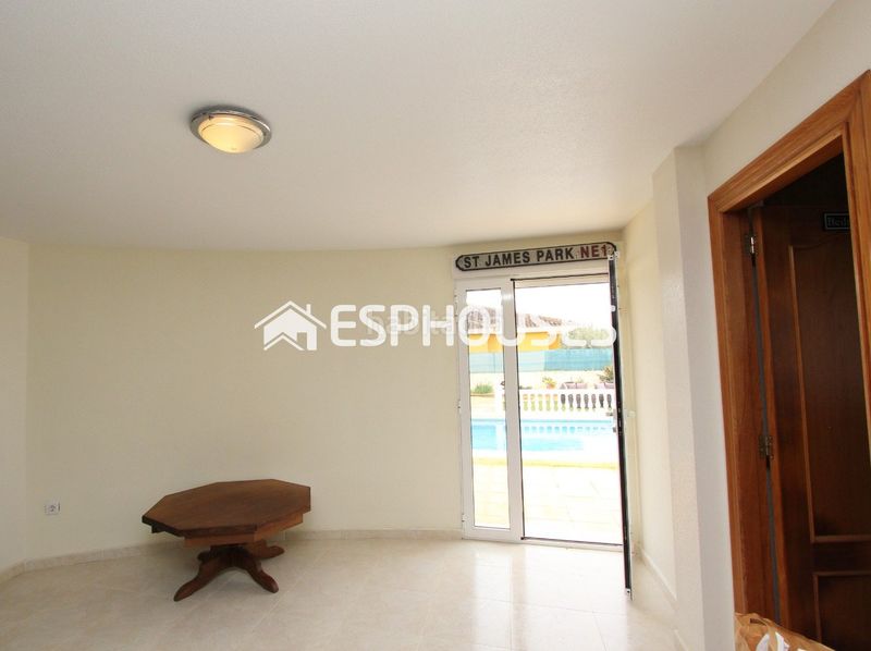 Foto 60a26d2f-17f3-4267-ba56-3ba5fc5238a7. Xalet amb piscina a Busot