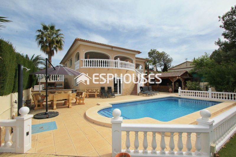 Foto 7233ab2b-c851-4476-bfb6-7df6c222b00c. Xalet amb piscina a Busot