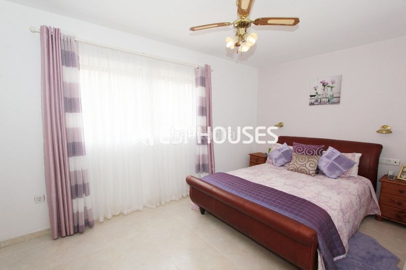 Foto 7a5e1f9d-66db-4077-ae5d-32da98582508. Xalet amb piscina a Busot
