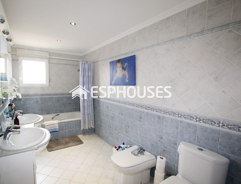 Foto 885b81e4-c9a0-4555-be8b-4adfe595fc4d. Xalet amb piscina a Busot