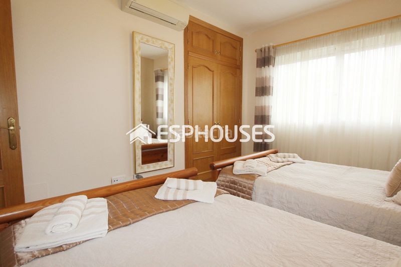 Foto a2eee2fd-3ea4-47ae-b556-d82a808e75bf. Xalet amb piscina a Busot