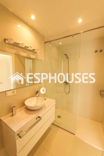 Foto 49b68a60-3162-4a29-bf7b-73f70a0d7bb4. Chalet villa de lujo exclusiva en La Veleta , a 150 m del mar. en Torrevieja