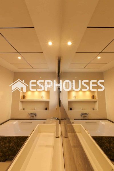Foto 79fd8fc8-d5b2-4f95-8055-a457a57bec2a. Chalet villa de lujo exclusiva en La Veleta , a 150 m del mar. en Torrevieja