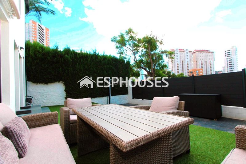 Foto 480eb225-4443-43f7-9024-6d61bcf8a038. Casa amb calefacció a Playa Poniente Benidorm