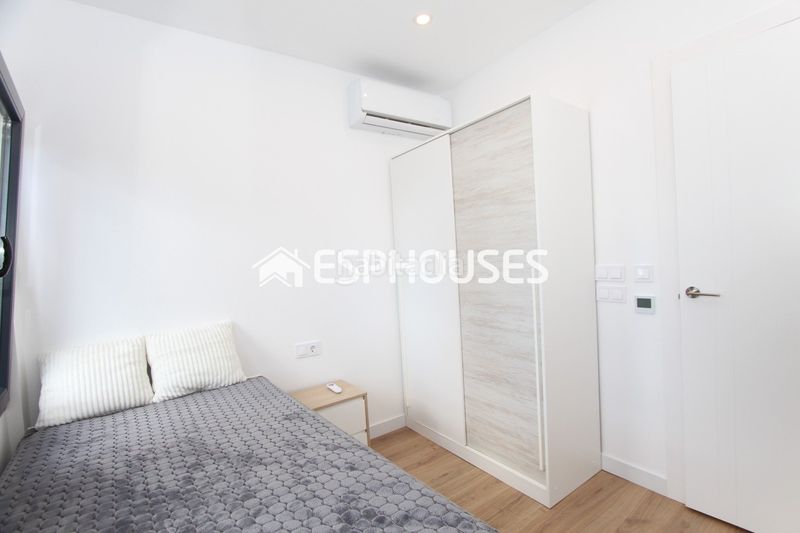 Foto c1d1276d-9762-4dd9-945c-058c51320df7. Casa amb calefacció a Playa Poniente Benidorm