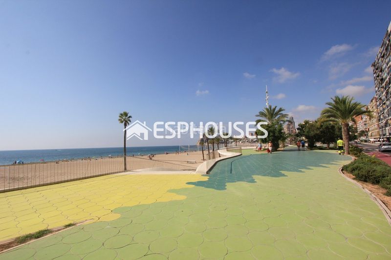 Foto d2d89595-bf8a-4458-b635-90068ef18b1f. Casa amb calefacció a Playa Poniente Benidorm