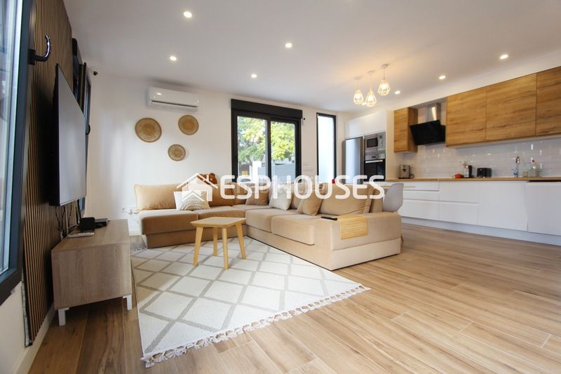 Foto d5c11fc9-81c3-4cdd-9a35-0bc893d6c369. Casa amb calefacció a Playa Poniente Benidorm