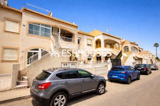 Penthouse in Zona Carrefour - Urbanizaciones. Ático con solárium privado y piscina en torrevieja, alicante
