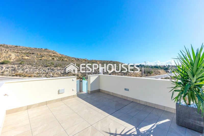 Foto 2ade47cd-d0fb-4af9-86ab-99c8430b97d3. Chalet with pool in Rojales hills - rosa bungalows Rojales