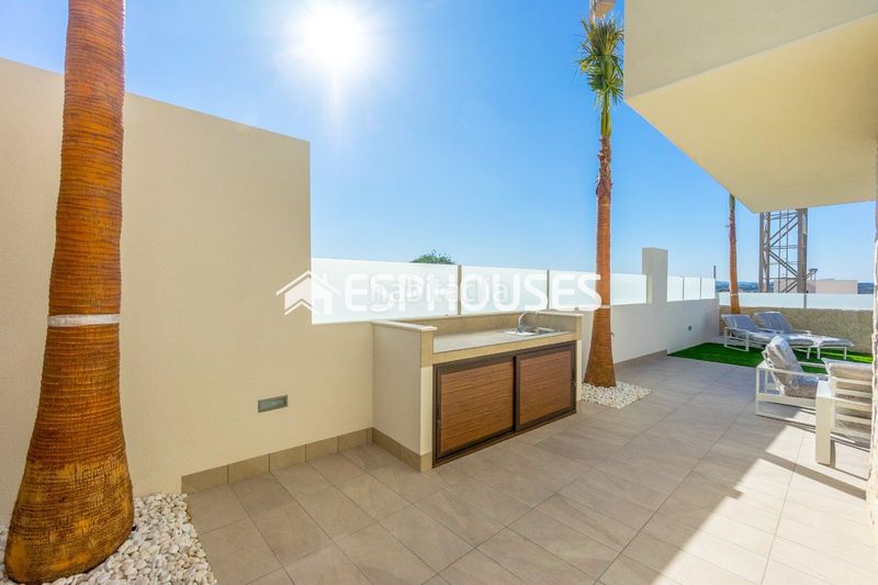 Foto 64c20251-ed27-4e69-8d94-712c2e17105e. Chalet with pool in Rojales hills - rosa bungalows Rojales