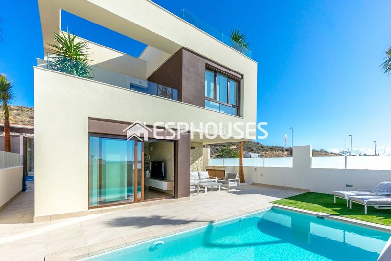 Foto 65bb1a27-88f6-46ad-8e79-bb6cf2df4b49. Chalet with pool in Rojales hills - rosa bungalows Rojales