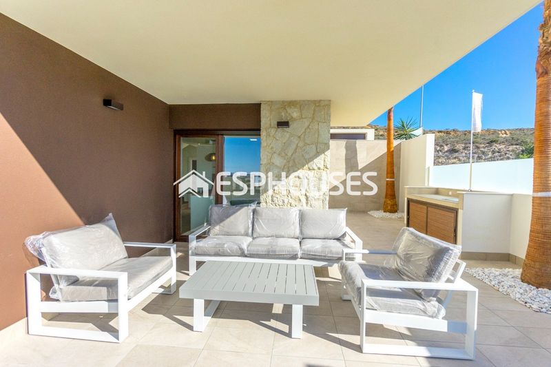 Foto b3468475-d2d7-4504-87ed-0338cb47aed0. Chalet with pool in Rojales hills - rosa bungalows Rojales