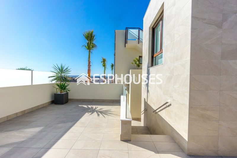 Foto fb6c4bcf-6cc6-4407-b637-72e3a85bb7a7. Chalet with pool in Rojales hills - rosa bungalows Rojales