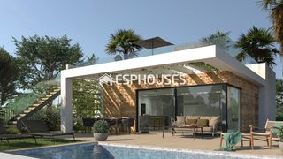 Chalet in Las Lomas de Rame-Bahía Bella. Villa independiente de obra nueva junto a campo de golf la seren
