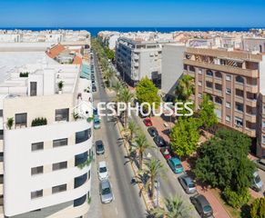 Ático en Avenida Habaneras - Curva de Palangre. Ático de obra nueva, de 2 dormitorios, a 300 metros de la playa