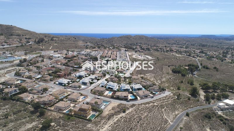 Foto e9e6d385-78b3-4dd1-a1ef-bb409e511492. Xalet amb piscina a Busot