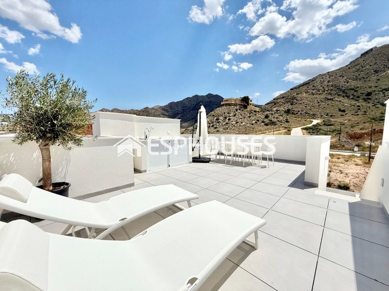 Foto 762762f9-140d-49ad-b297-570f3201eabc. Casa aparellada amb piscina a Cox