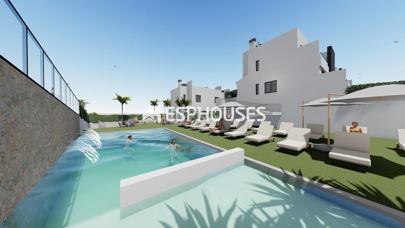 Foto bcad9770-be61-44d5-8e4a-ee2442d5bb20. Casa aparellada amb piscina a Cox