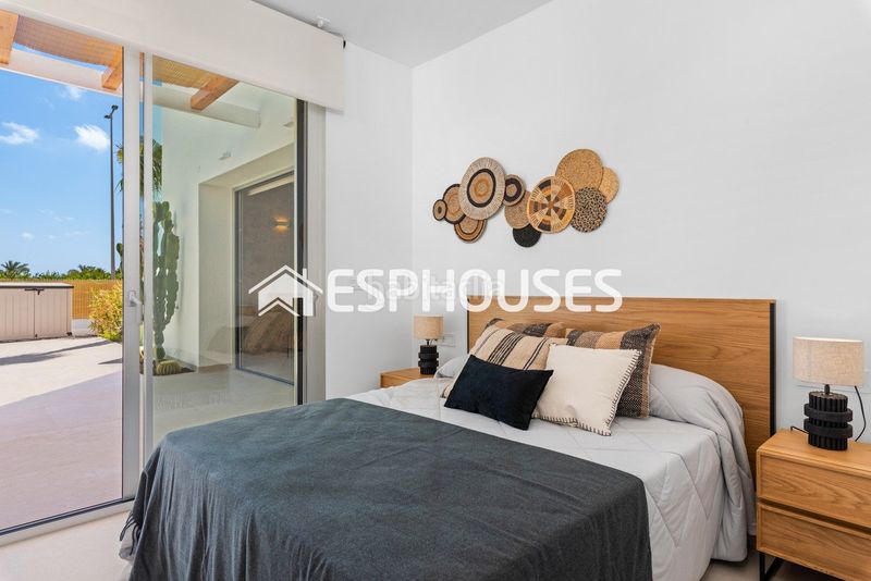 Foto 4645b6bd-8fd9-4e14-bf95-75ca03463bd9. Xalet amb piscina a Benijófar