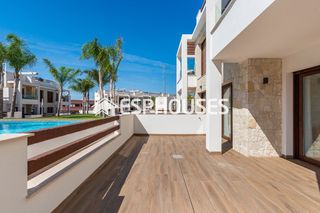 Ground floor in Los Balcones-Los Altos. Apartamento de obra nueva, en planta baja, en los balcones, torr