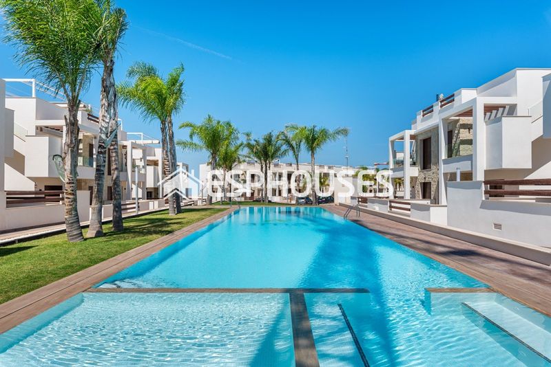 Foto d0524494-f2ab-4da5-9673-73381e170c29. Planta baixa amb piscina a Los Balcones-Los Altos Torrevieja