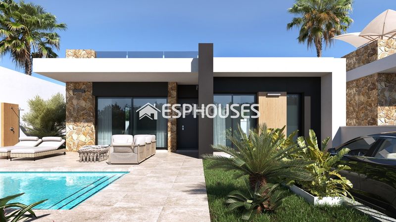 Foto b16b302f-bfb6-46c6-9c96-70da25b9b8ac. Chalet with pool in Centro de la Ciudad Quesada Rojales