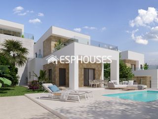 Chalet en Casco urbano. Proyecto de obra nueva villa de lujo con vistas al mar y montaña